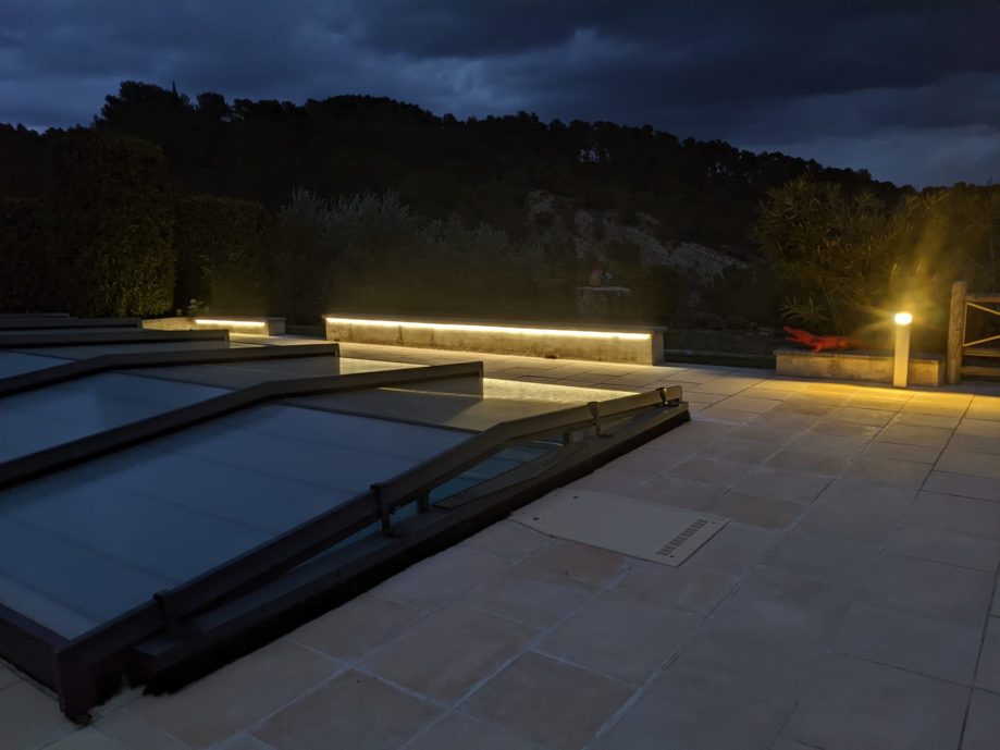 Installation d'un bandeau LED piscine